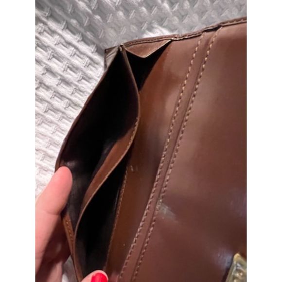 GUC GUCCI Smooth Leather Wallet with G Clasp - Picture 14 of 16